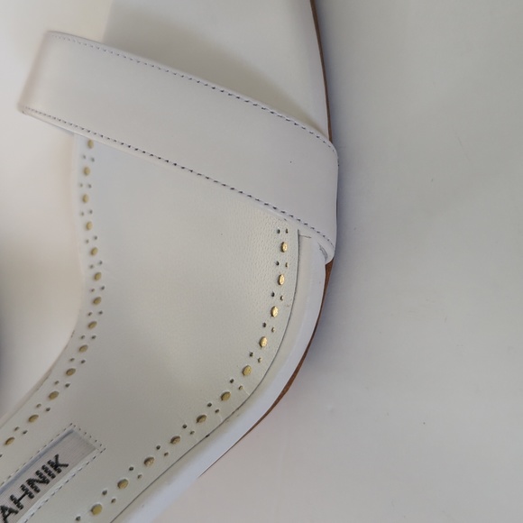 NWT Manolo Blahnik Charona Imitation Pearl Sandals - Picture 8 of 8